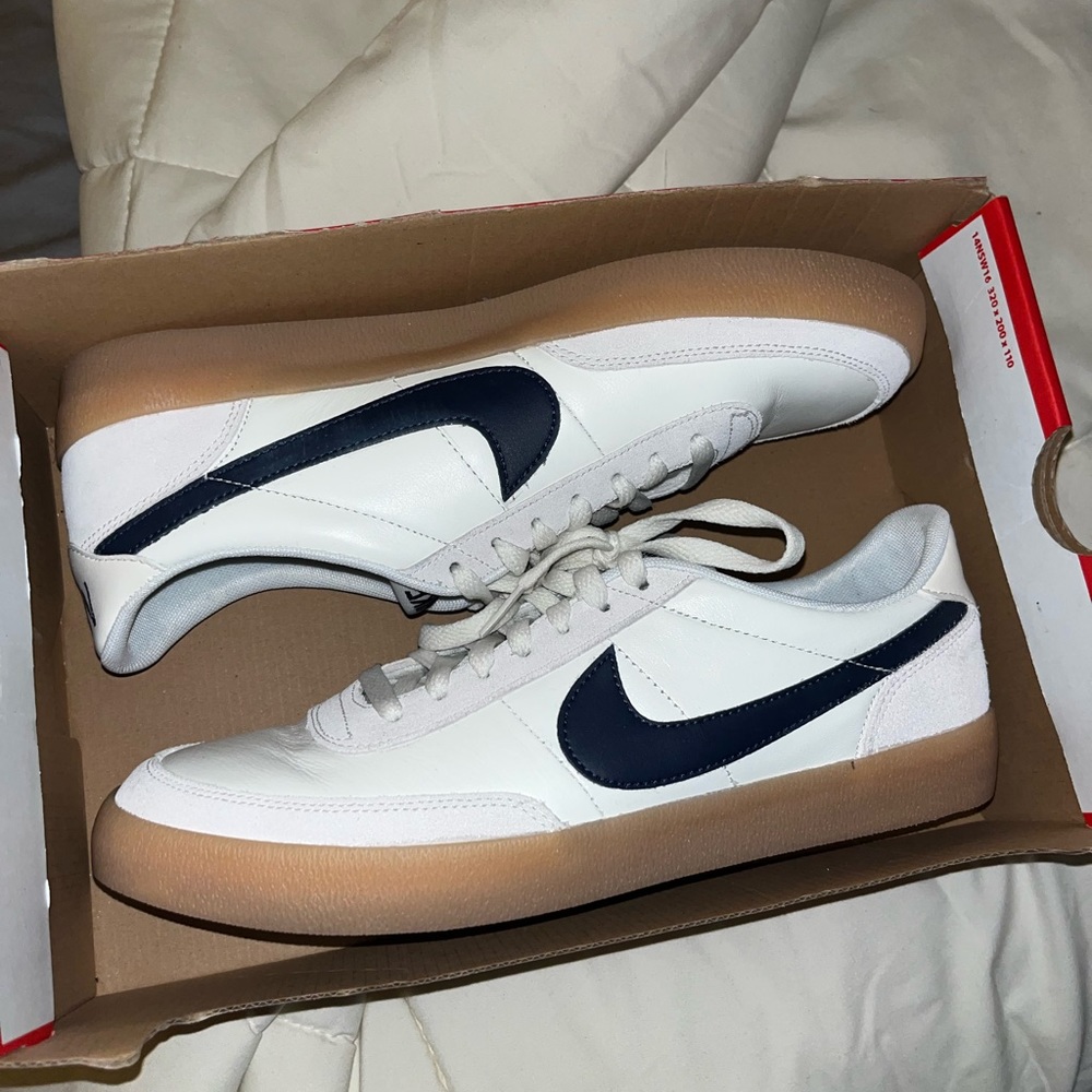 Nike killshot